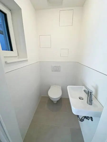 ERSTBEZUG, AUGARTEN-NÄHE, klimatisiertes 44 m2 Dachgeschoss, 2 Zimmer, Komplettküche, Duschbad, Parketten, Brigittenauer Lände