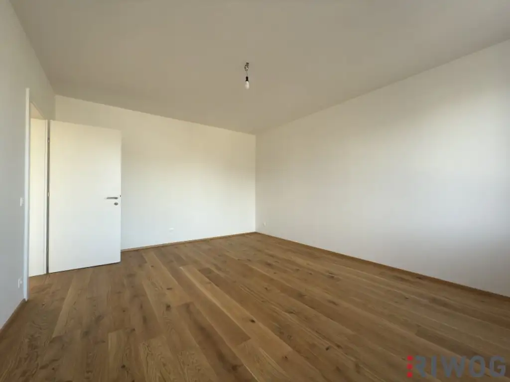 HERBSTAKTION - NEUE PREISE |  3-Zimmer Altbauwohnung mit großzügiger Verglasung und südseitigem Innenhofbalkon  | Fernwärme