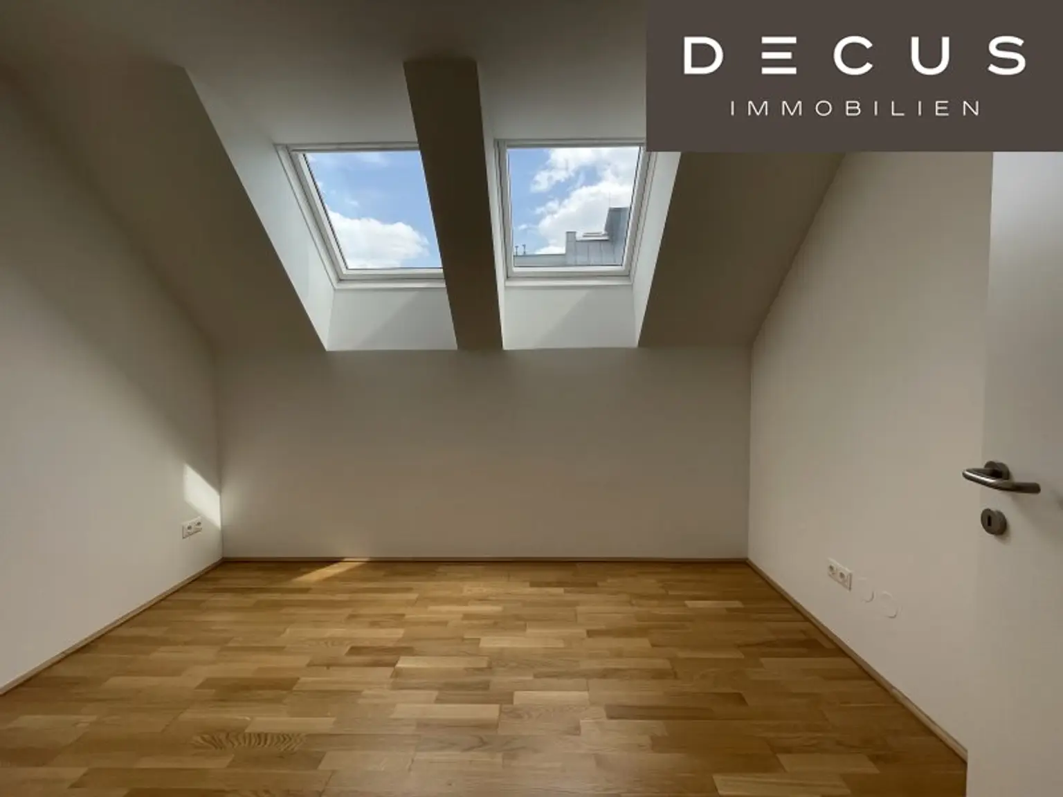 # AB OKTOBER # NEUWERTIG # TOP-AUSTATTUNG # SÜD-AUSRICHTUNG # 2-ZIMMER WOHNUNG