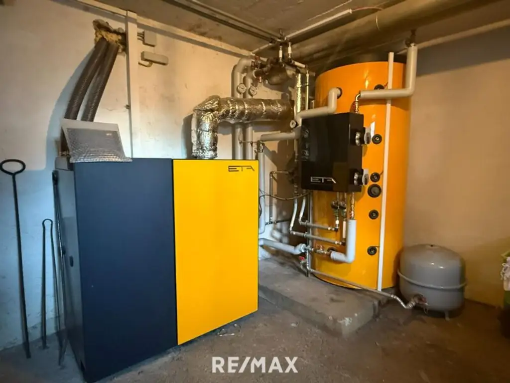 *** Gemeinschaftsprojekt oder Investment? Zwei Häuser, sechs Stellplätze, großes Grundstück in Toplage! ***