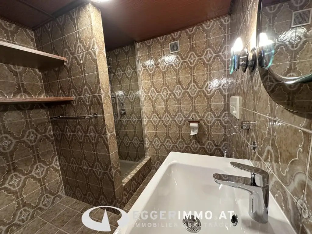 Spacious Detached House with Garconniere in Country House Style with Large Garden for Rent