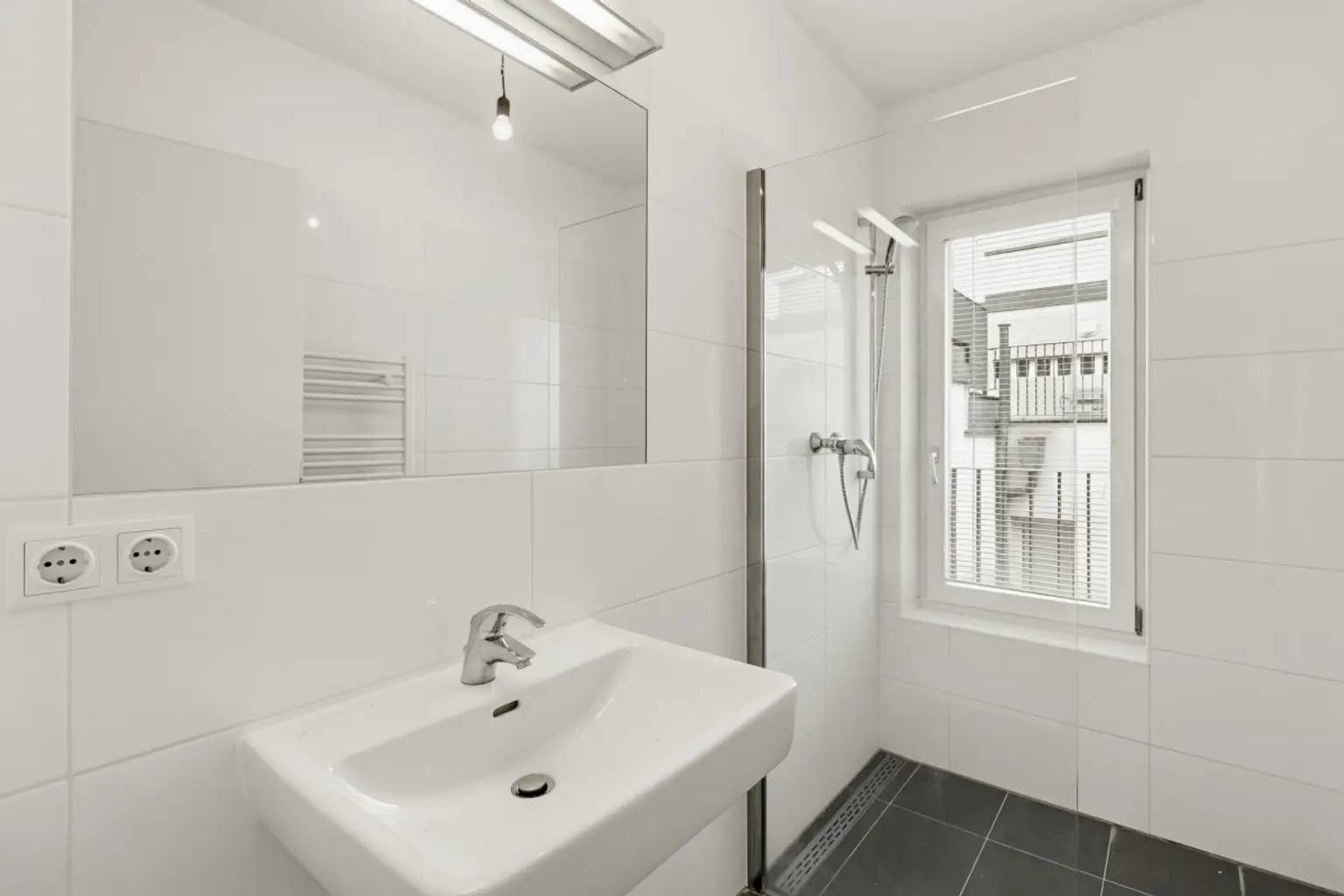 S | ++ TRAUM mit WIEN-BLICK ++ Exklusive DREI Zimmer mit grandioser Dachterrasse | Prima Service Immobilien