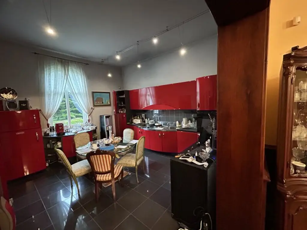 +++ Exklusive Villa im Herzen von Szombathely – Ruheoase auf rund 5300 m² +++