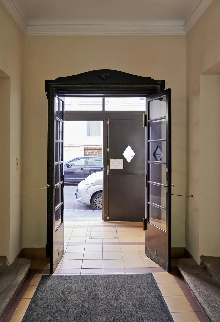 Klassisches Wiener Zinshaus mit ausgebautem Dachgeschoß in der Millergasse