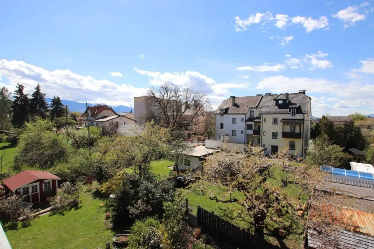 Neuwertige, teilmöblierte 2 Zimmer Penthousewohnung mit Terrasse und Carport in Klagenfurt