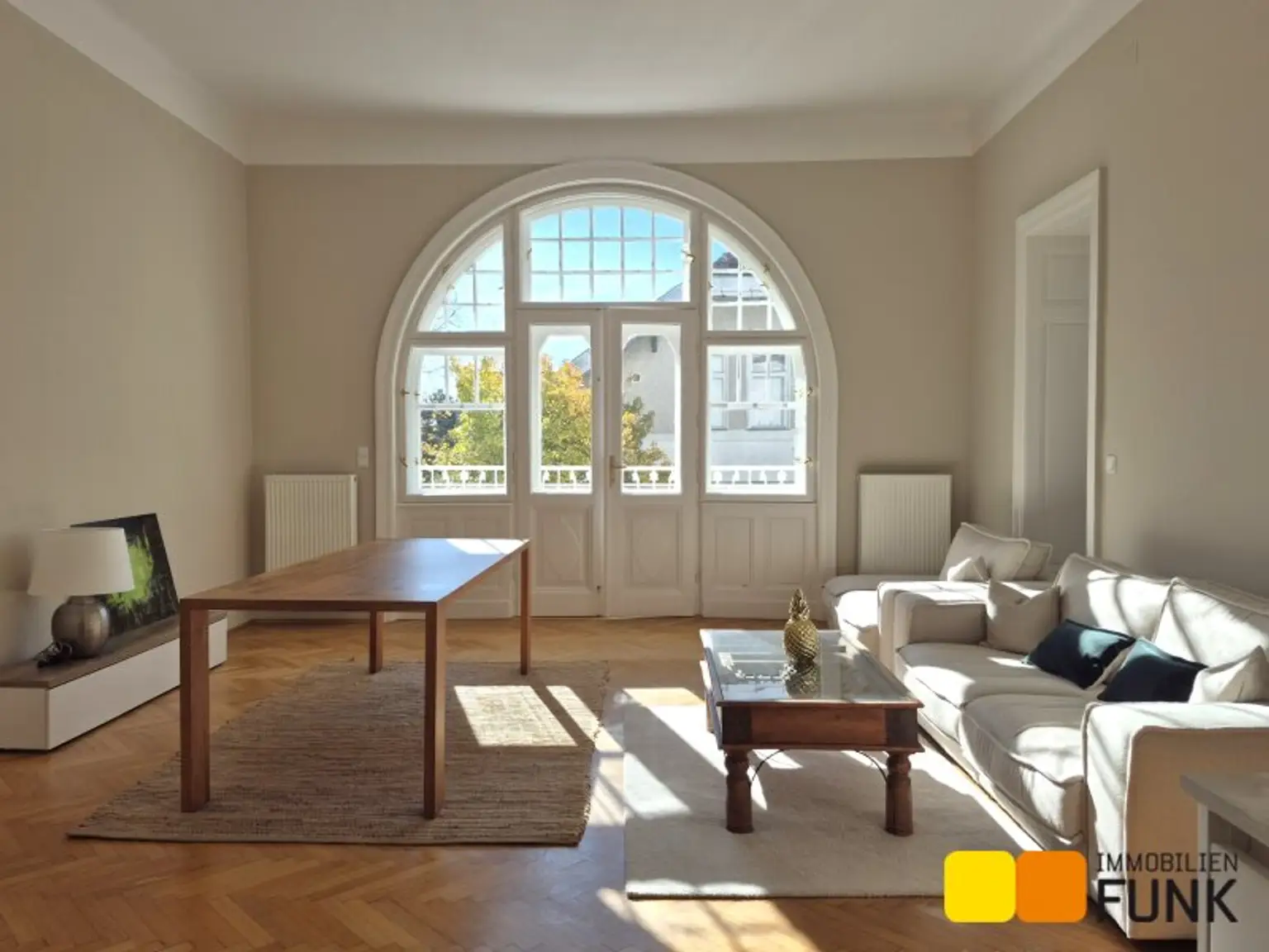 Herrschaftliche 5-Zimmerwohnung mit Balkon