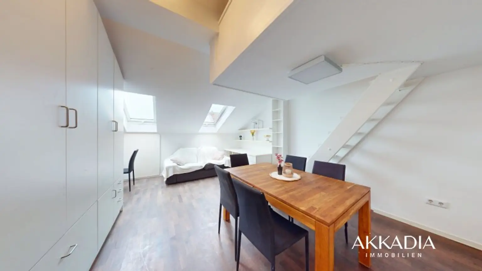 Wunderschönes Dachgeschoß Loft neben dem Augarten