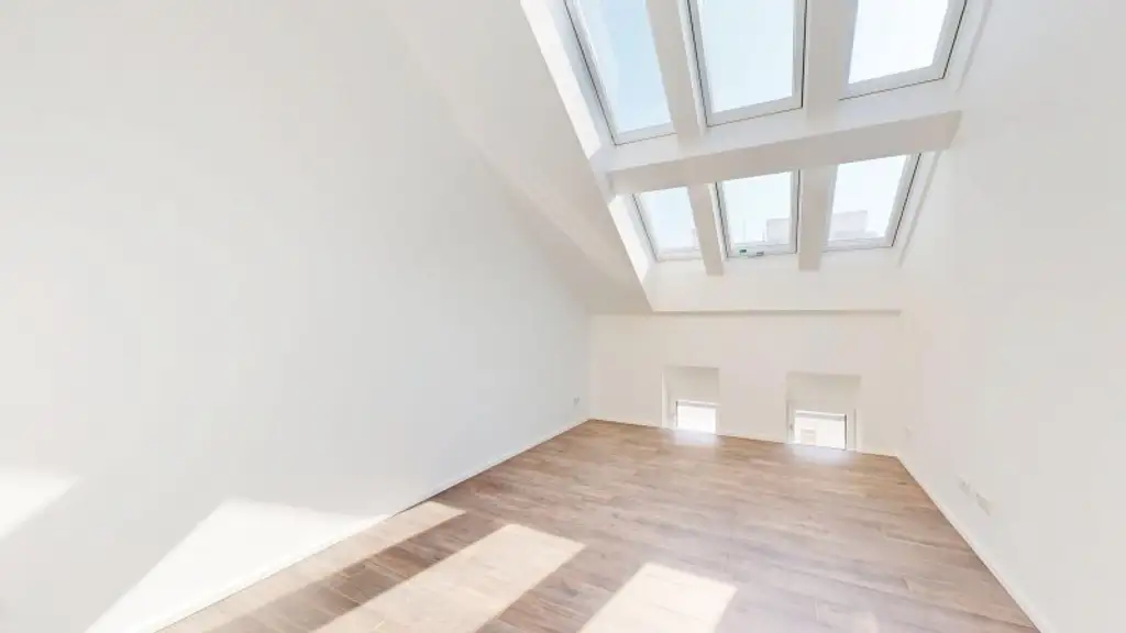 Moderne 2-Zimmer Dachgeschosswohnung | Terrasse | Klimaanlage | Nähe Café Hummel | Erstbezug