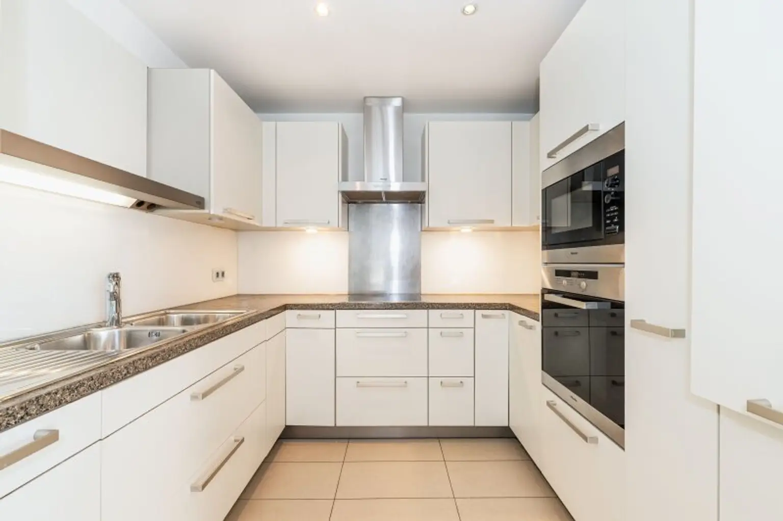 Exklusive Dachgeschoss-Maisonette mit Blick über Wien nahe dem Schwarzenbergplatz