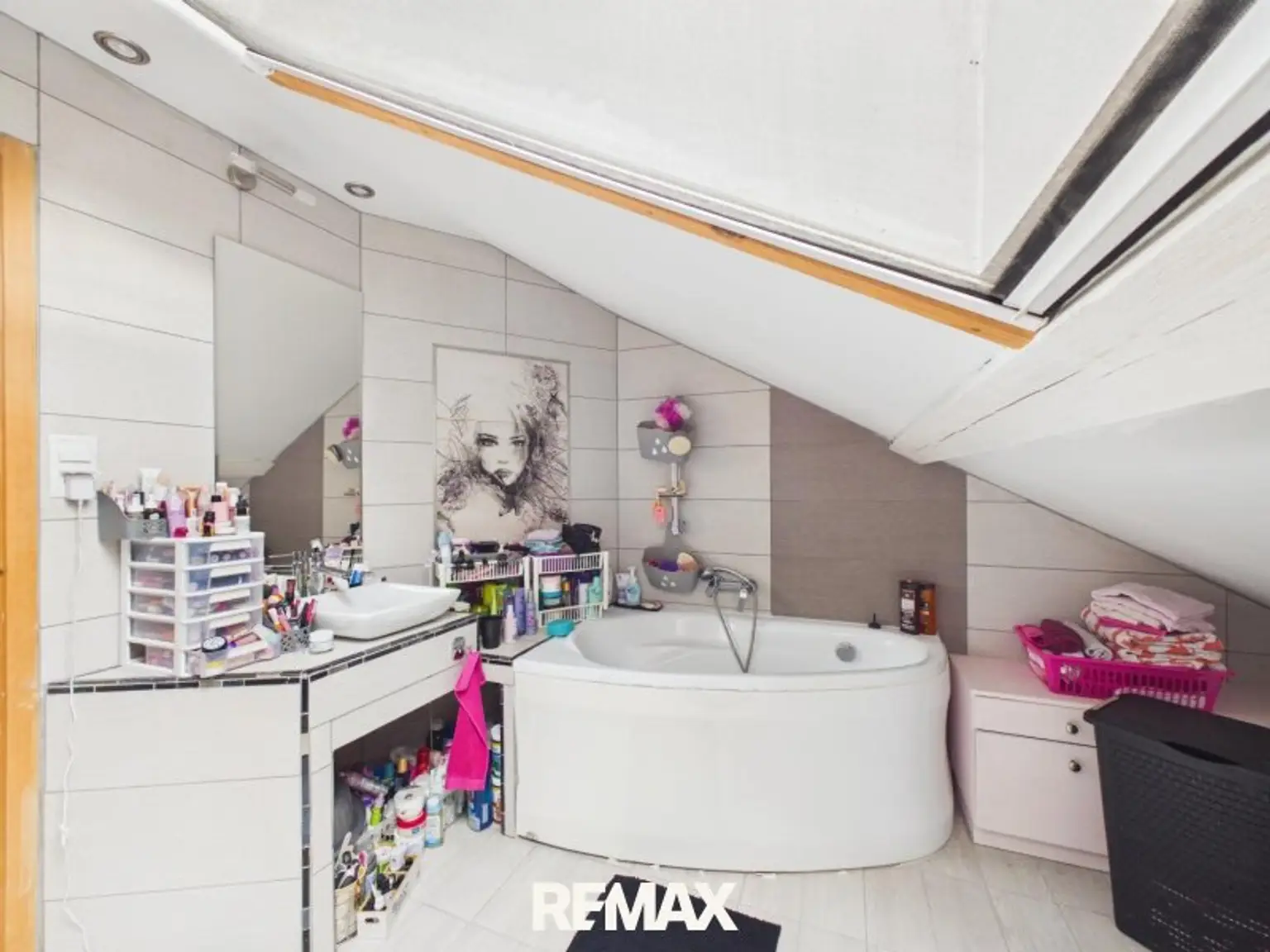 12. Badezimmer 2 Dachgeschoss