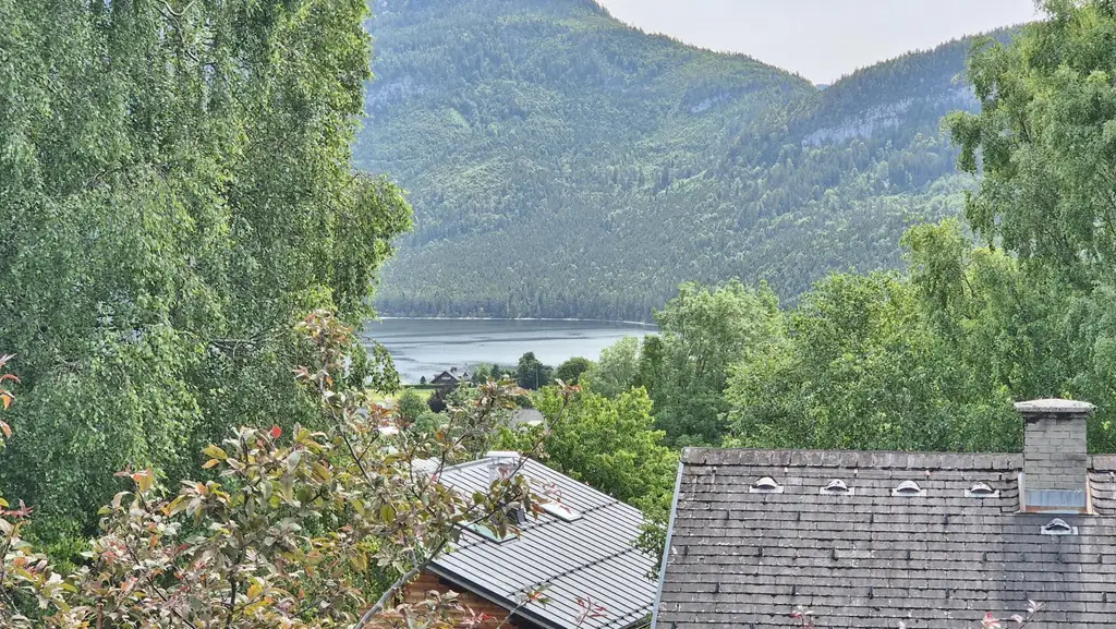 Altaussee: Haus mit Seeblick, Traumgarten, Carport