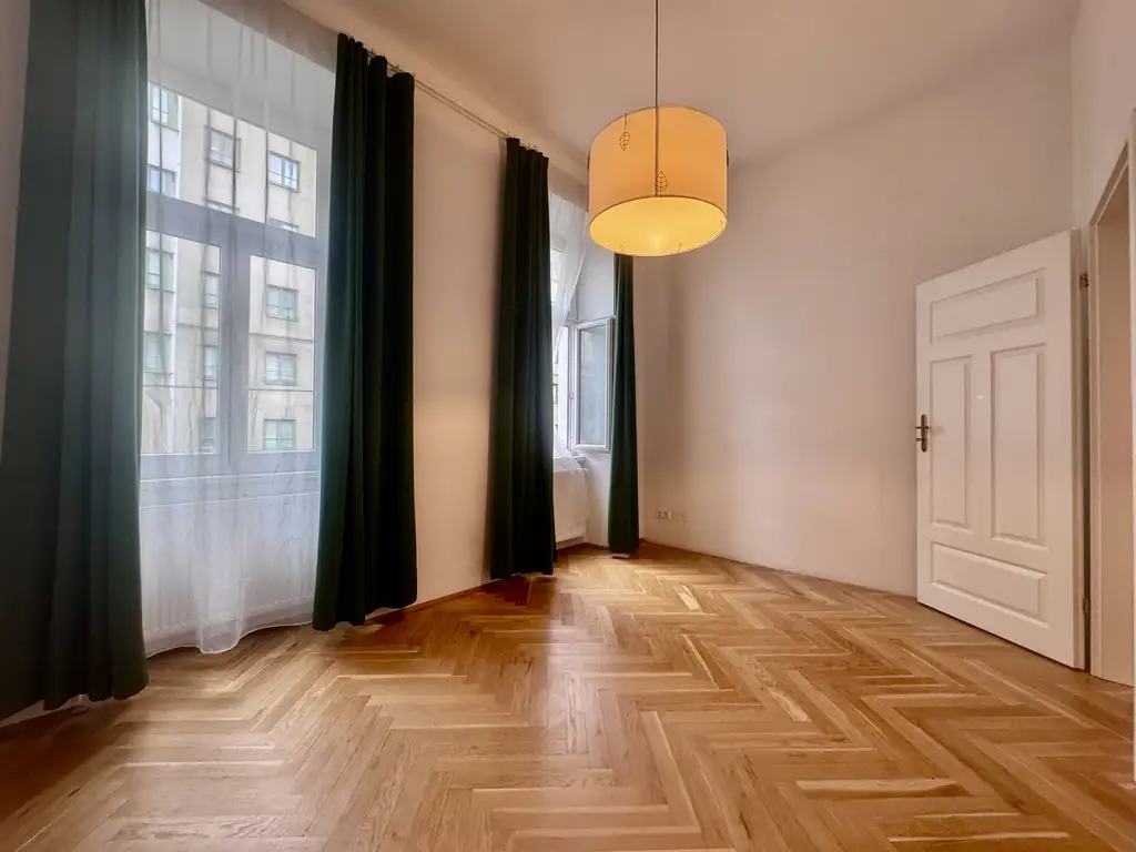 Charmantes 2-Zimmer Altbau-Schmuckstück mit Balkon