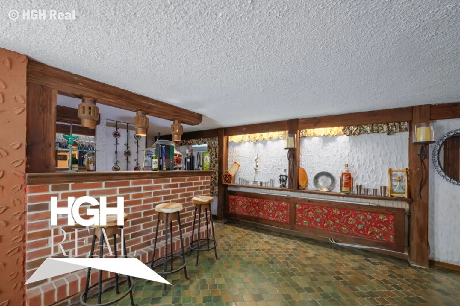 2405 Bad Deutsch-Altenburg Stilvoll wohnen - modernisiertes Einfamilienhaus im Bungalow-Stil inkl. Fitness- und Wellnessbereich