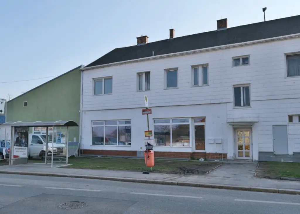 145 m² möblierte 5-Zimmer-Dachterrassenwohnung mit Untervermietrecht bzw. als WG / Arbeiterquartier