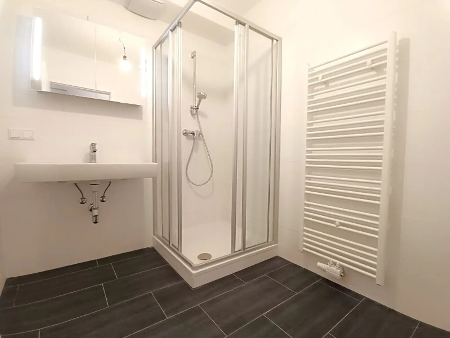 Moderne 3-Zimmer Wohnung mit Grünblick & Balkon im Neubau! Luftwärmepumpe! Nähe U-Bahn Station Oberlaa!