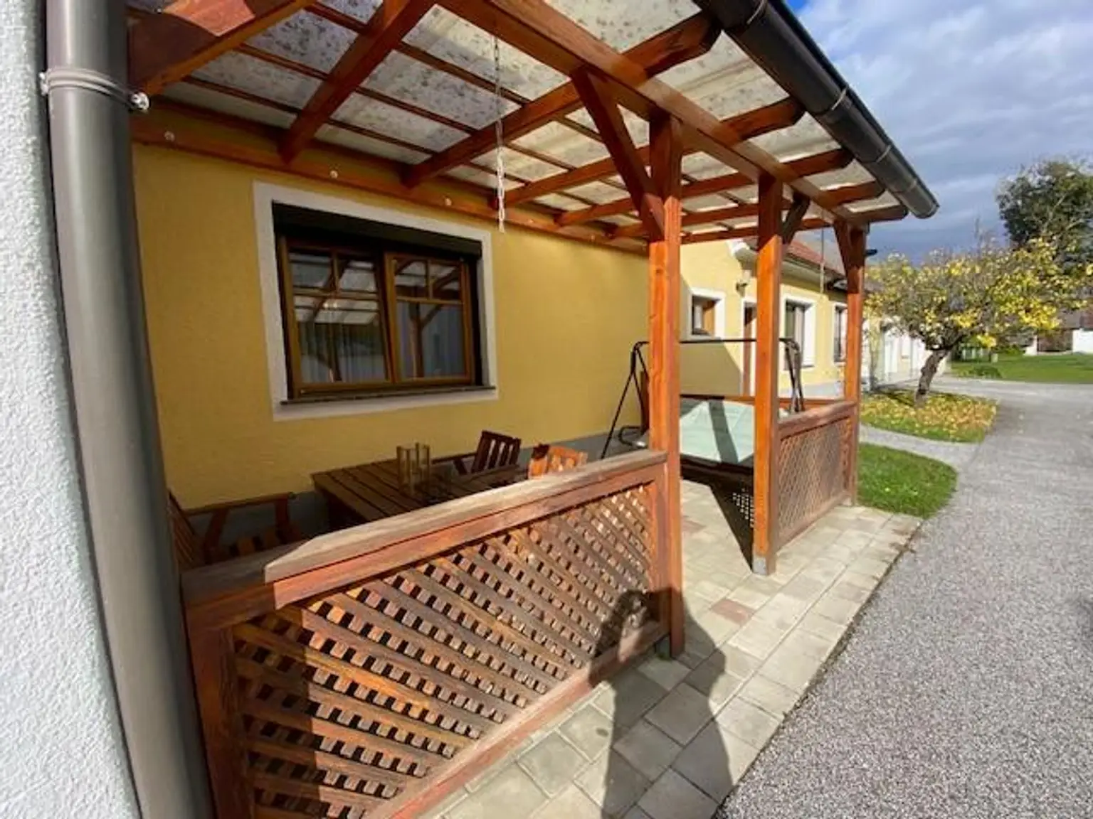 Gepflegtes Haus mit Nebengebäude, Stadl, Garten & Ackerfläche im Südburgenland!