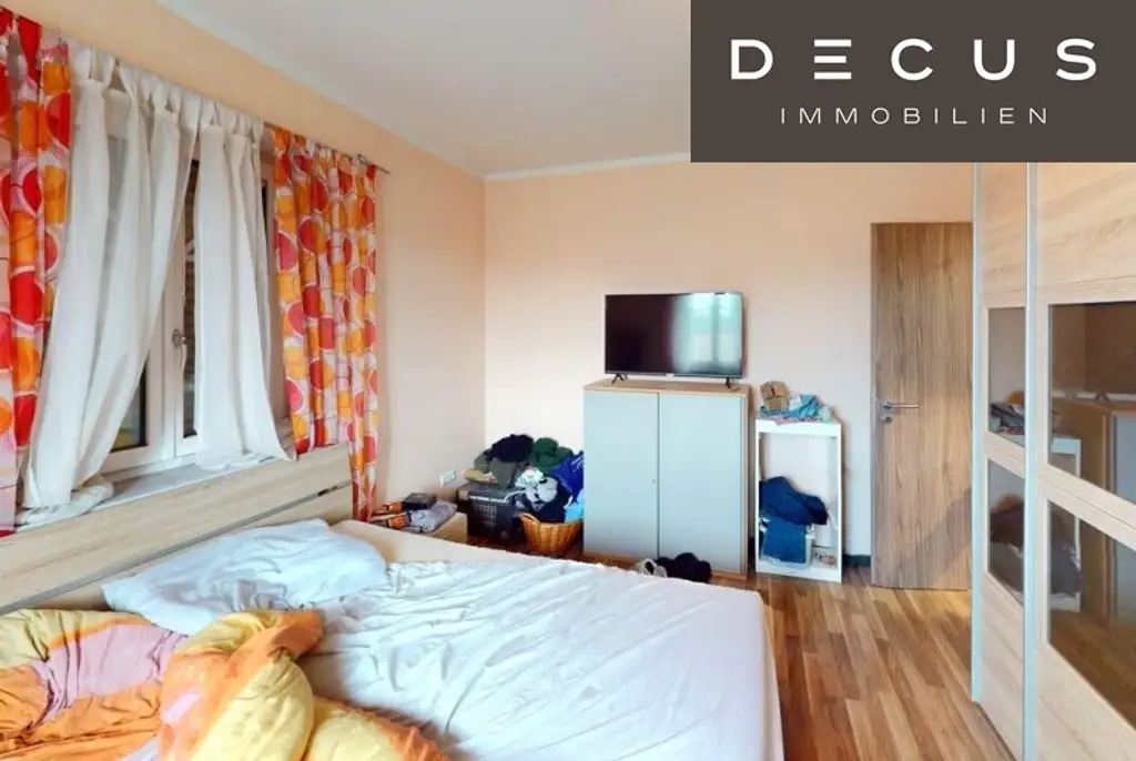 TRAUMHAFTES EINFAMILIENHAUS MIT MIT WOHNKÜCHE, 4 SCHLAFZIMMERN UND GROSSEM GARTEN