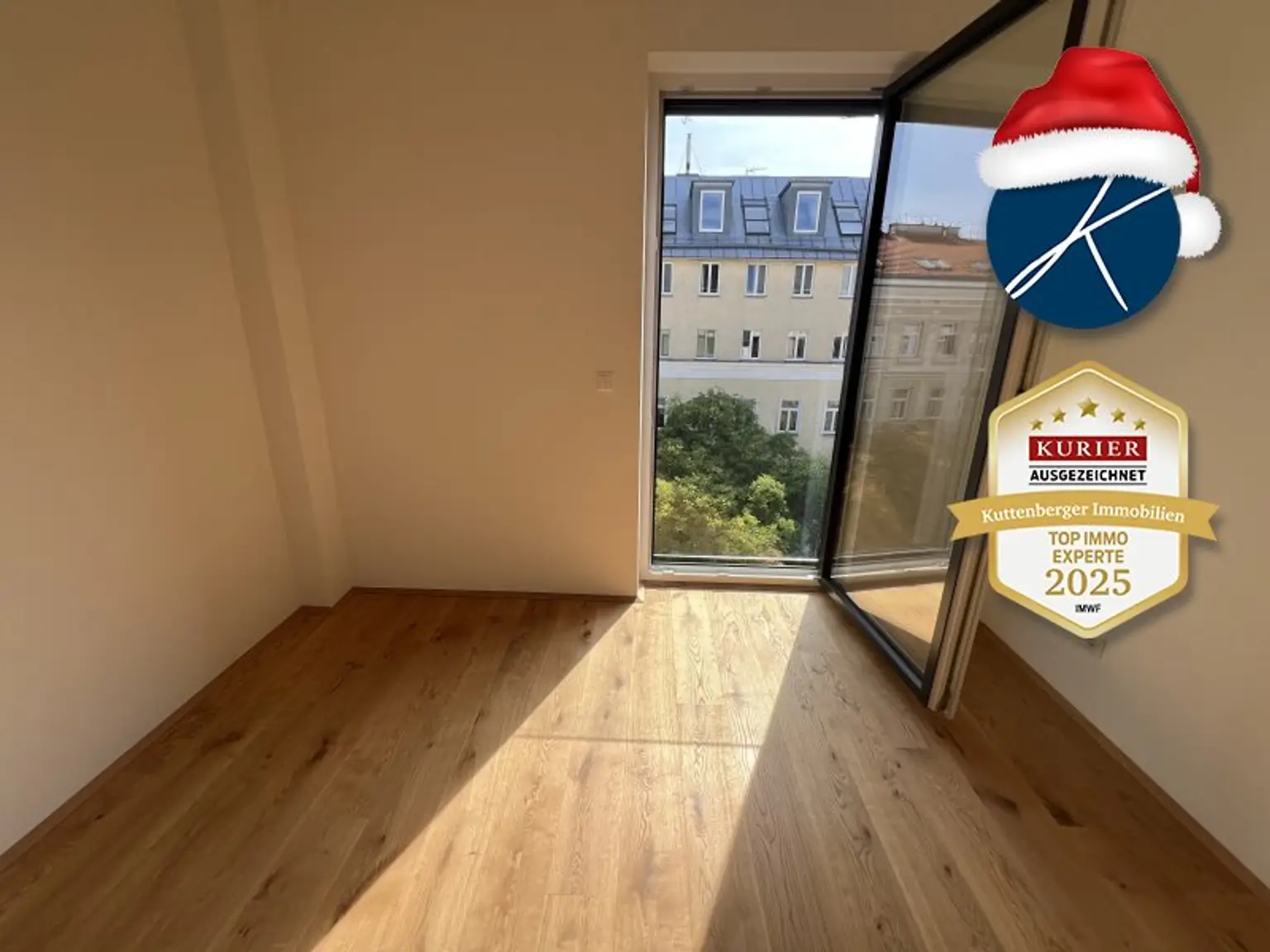 Zwei Zimmer mit französischen Balkontüren