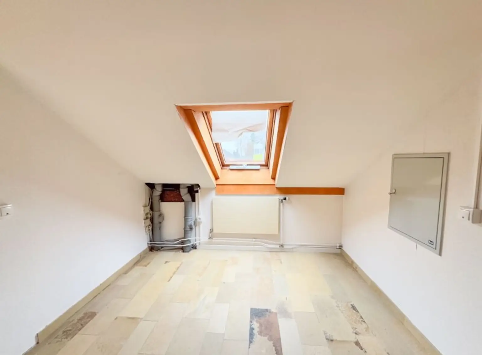 🏡 Großzügiges Einfamilienhaus mit Werkstattkeller, Garage & Terrasse in Stockerau mit Ausbaupotenzial!