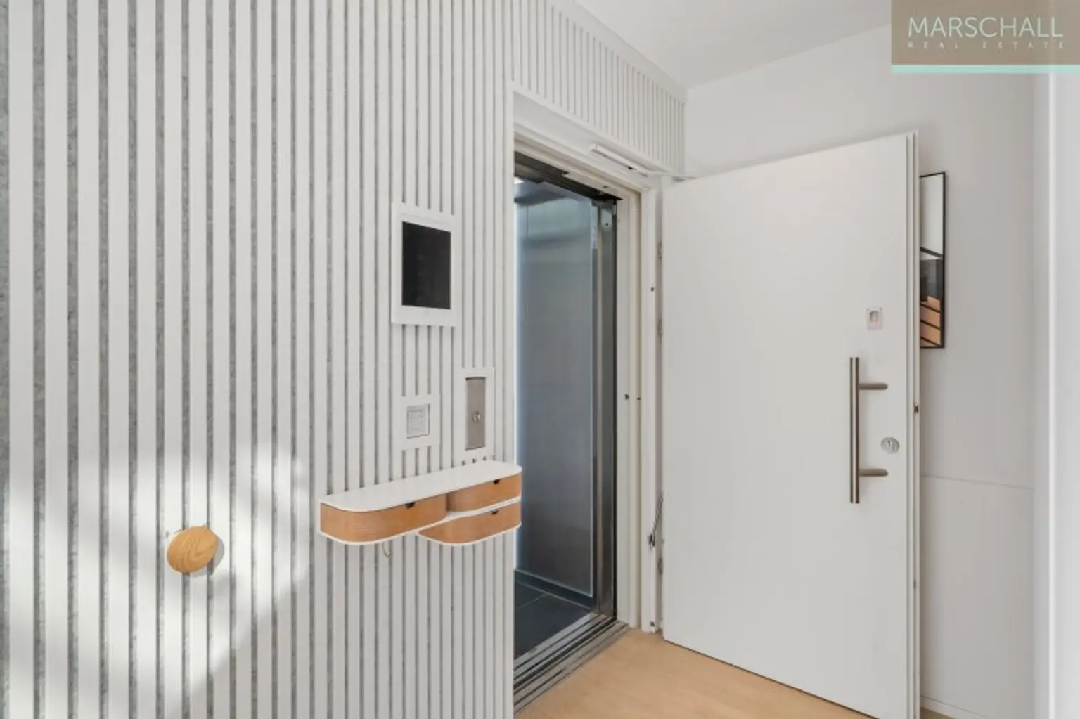 Vorzimmer - Liftzugang