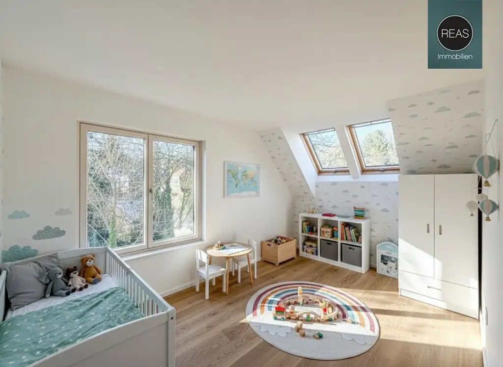 Erstbezug: Penthouse - Maisonette - Wohnung mit 3 Terrassen - Naturnahes Wohnen in Wien Hietzing – Exklusives Leben nahe dem Roten Berg!