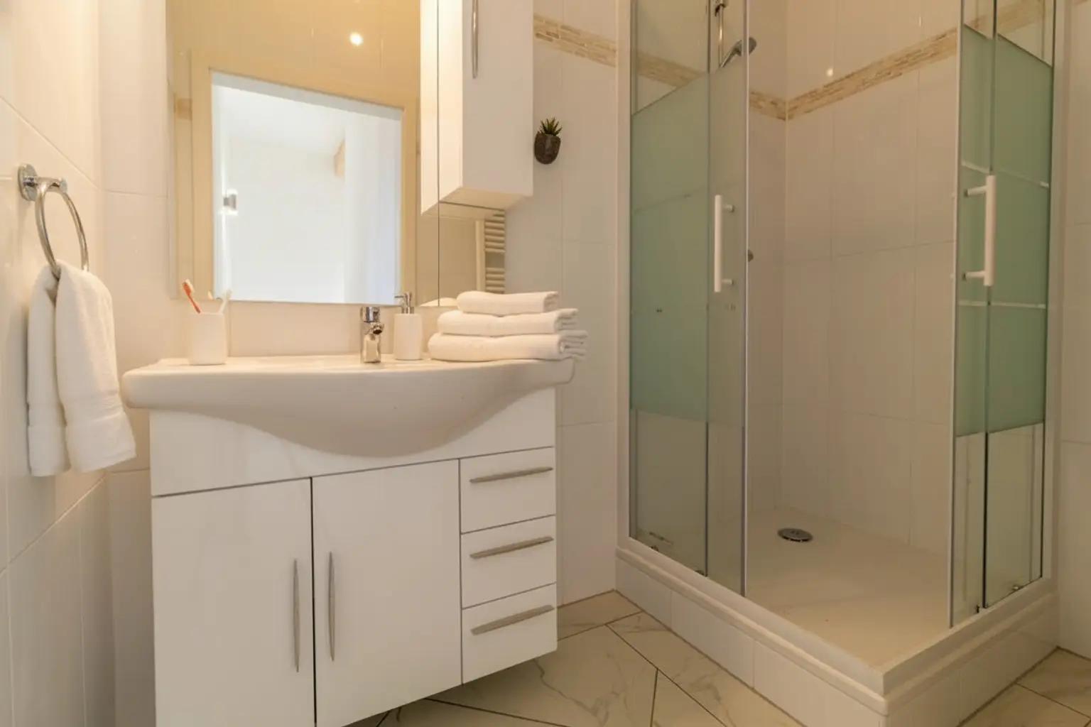 Badezimmer: KI generiert