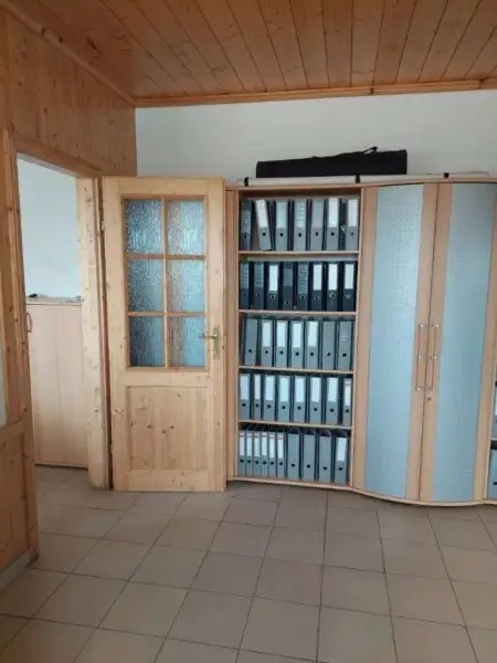 GEWERBEOBEKT MIT RENDITE-MÖGLICHKEIT: BÜRO - LAGER - WERKSTATT - STELLFLÄCHEN