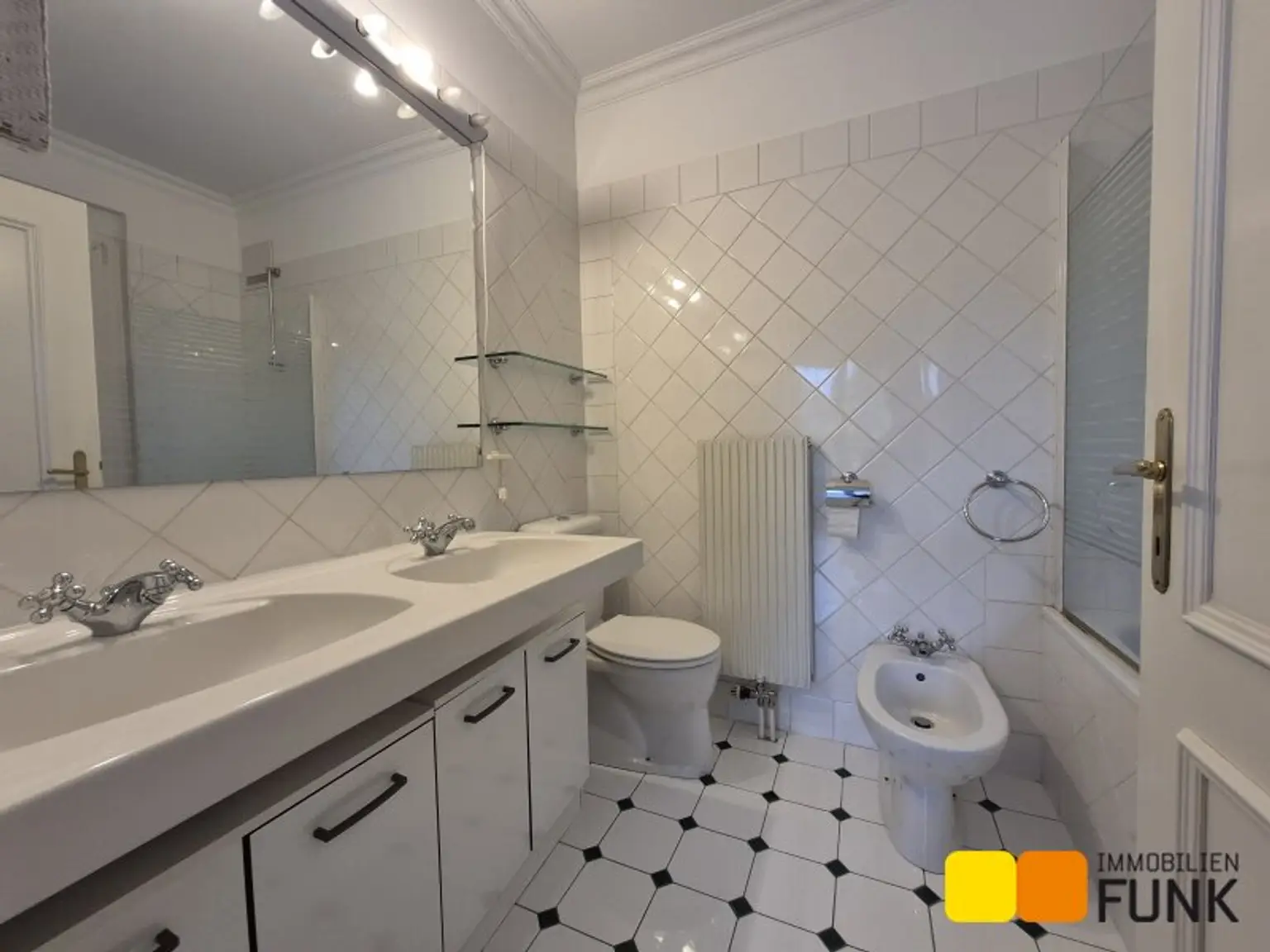 5-Zimmer Gartenwohnung mit 2-Zimmer-Einliegerwohnung