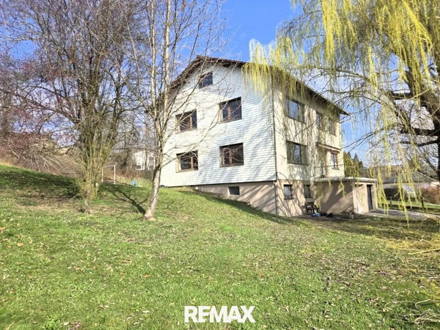 210 m² Haus mit 973 m² Grund zum Dazukaufen!