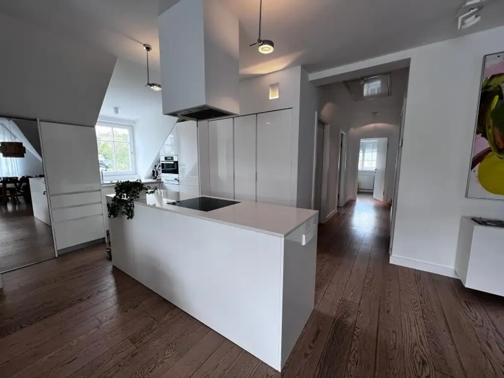 Die perfekte DG-Wohnung im Grünen!