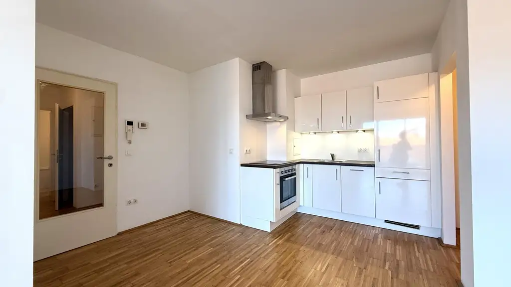 Neubauwohnung im Dachgeschoß mit 6,77m² großem SÜD-Balkon