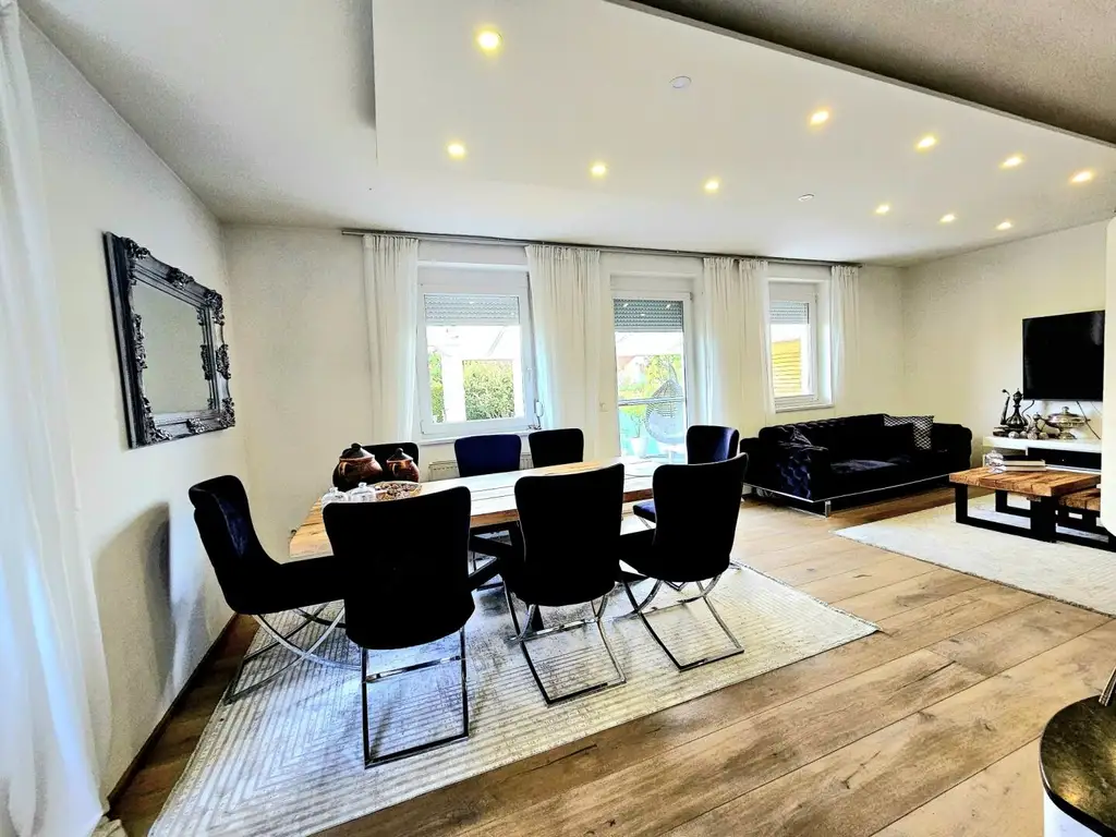 Traumhafte Doppelhaushälfte für junge Familien – modern, hell & mit viel Platz!