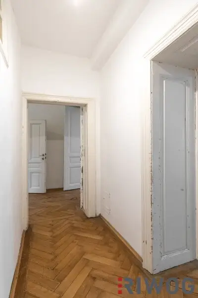 NÄHE 1. BEZIRK, DONAUKANAL UND AUGARTEN | Stilaltbauwohnung mit Potenzial | ca. 3,60 m Raumhöhe | Teils Hoflage | Rembrandtstraße