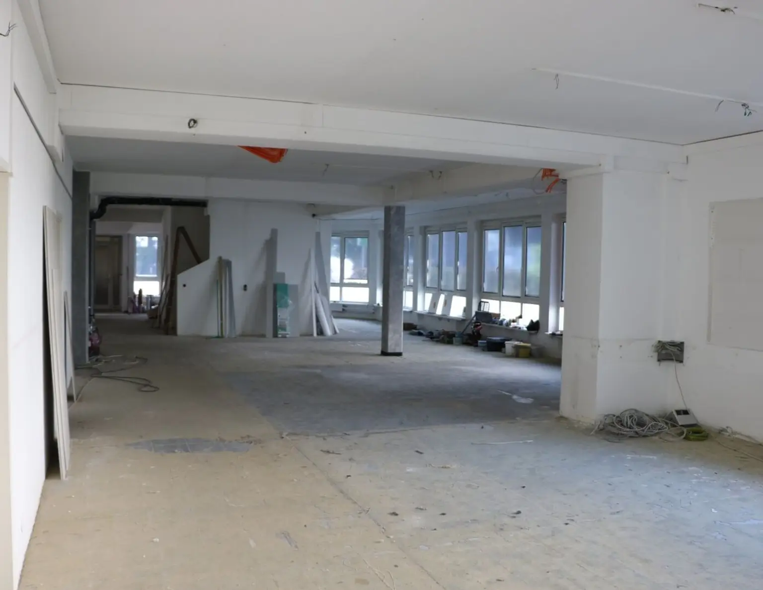 Immobilienpaket: Ausbaubare Erdgeschossfläche (6 WH) und weitere 3 WH in Wohnanlage in Wattens