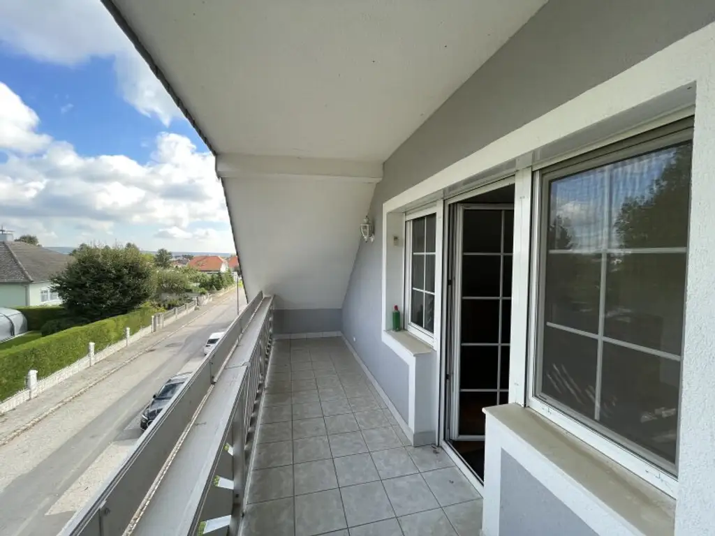 SEHR GEPFLEGTES EINFAMILIEN-HAUS MIT SCHÖNEM GARTEN -- LOGGIA/GARAGE -- RUHELAGE!