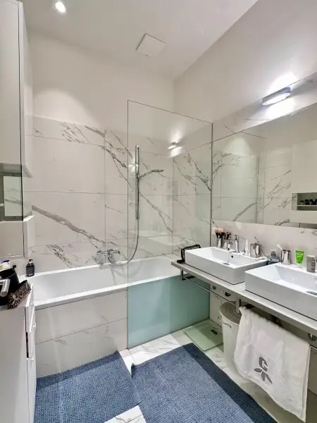 Modern revitalisiertes Altbaujuwel mit Balkon und Grünblick