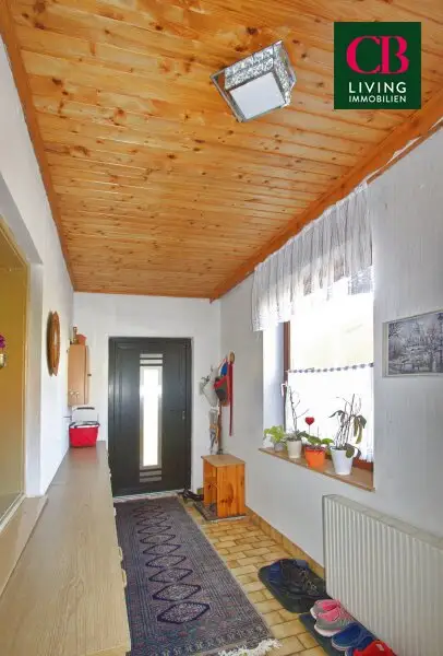 HAUS IN SEHR GUTER LAGE MIT VIEL POTENZIAL !!