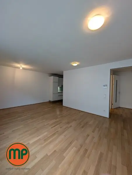 Helle 2 Zimmerwohnung mit Top-Anbindung