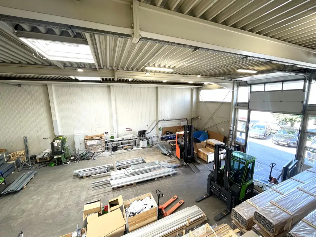 Halle mit Büroanteil im Süden von Graz