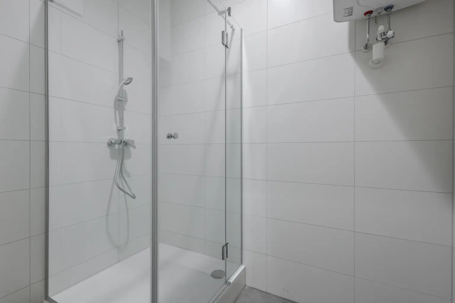 Bad mit Dusche EG