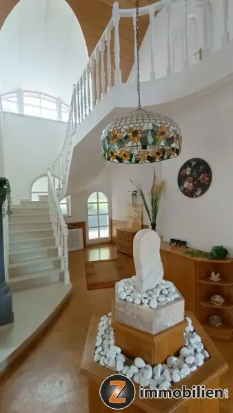 Wunderschöne Villa in exklusiver Bauausführung und Einrichtung