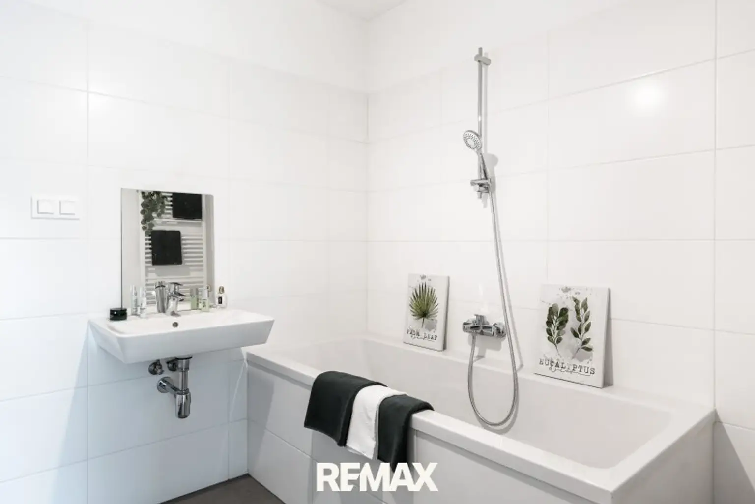 Bad mit Badewanne