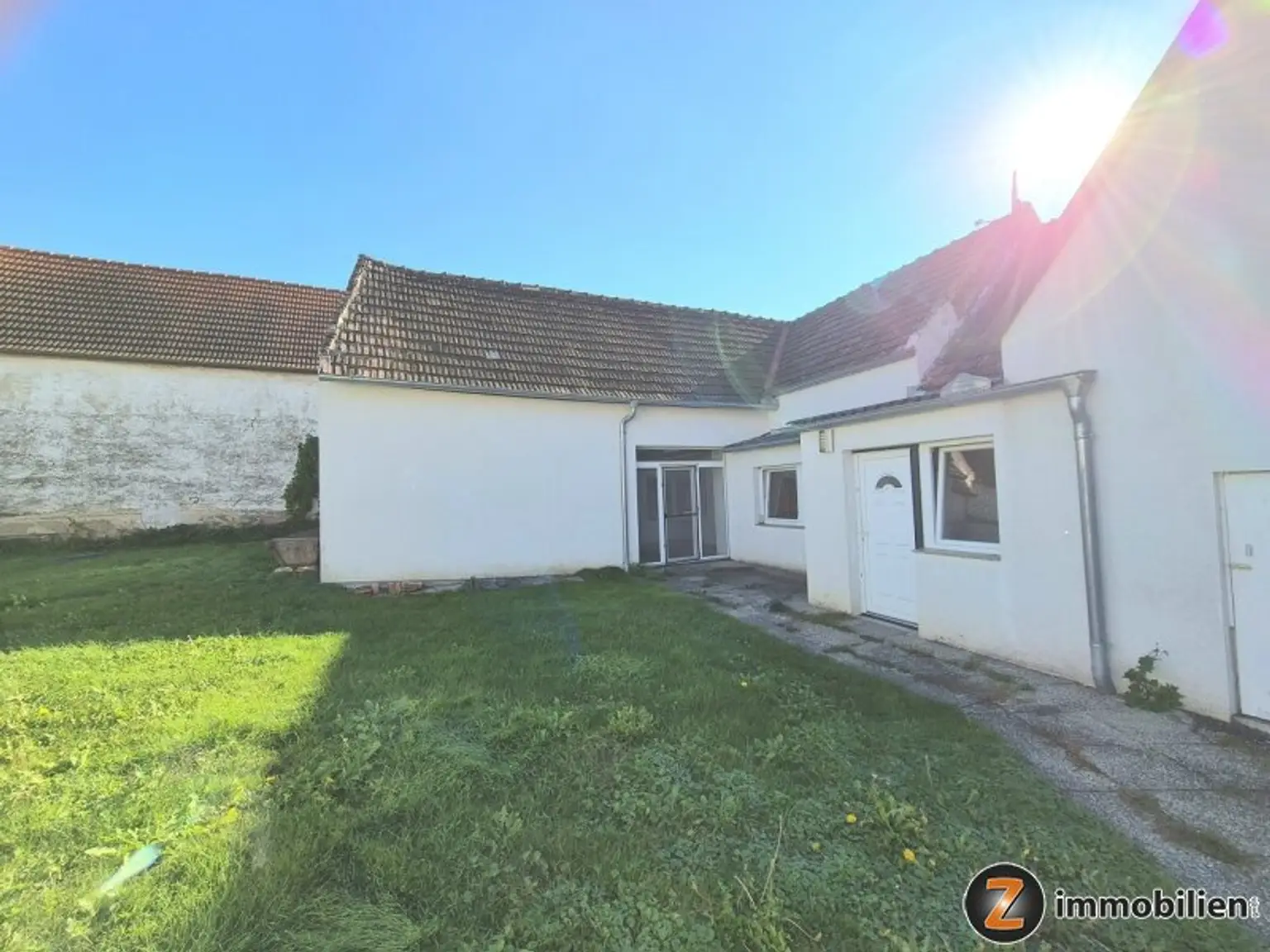 Geräumiges Landhaus mit uneinsehbarem Grundstück