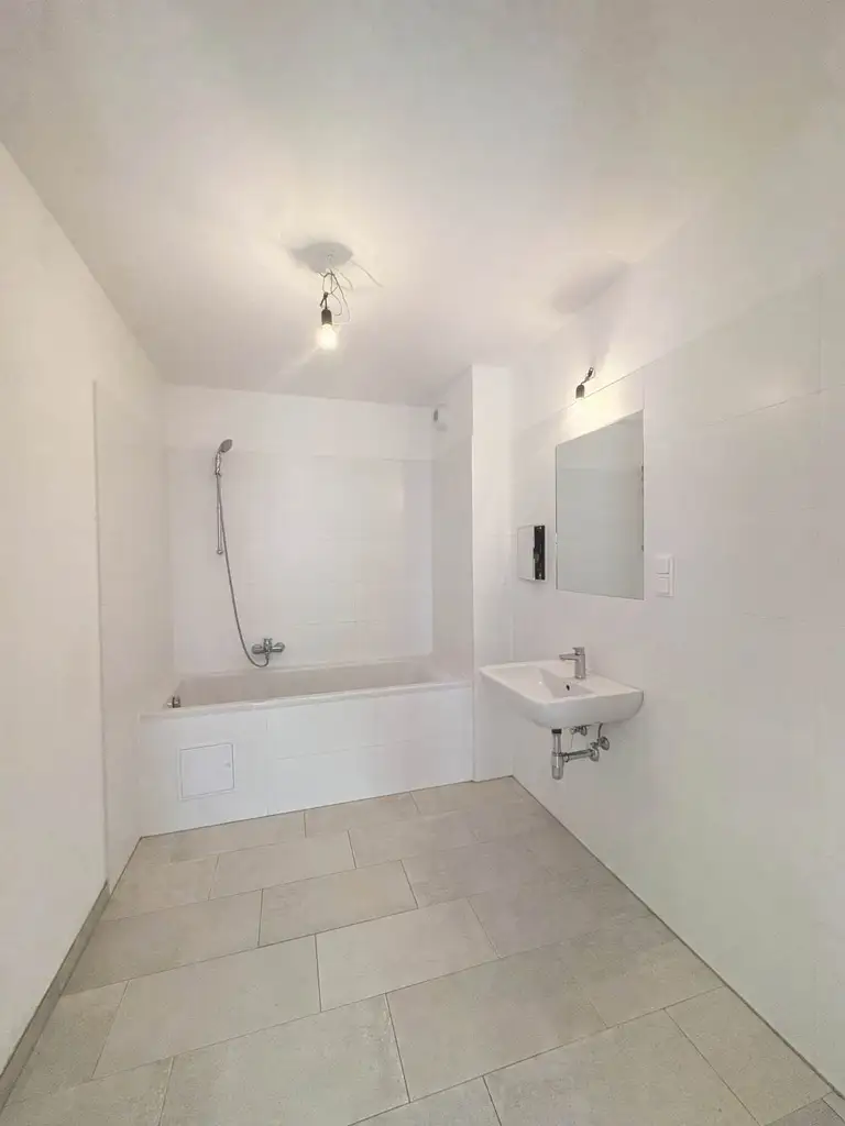 Q11 Leben in Simmering - 
Helle 2-Zimmer-Wohnung mit Loggia und Deckenkühlung!