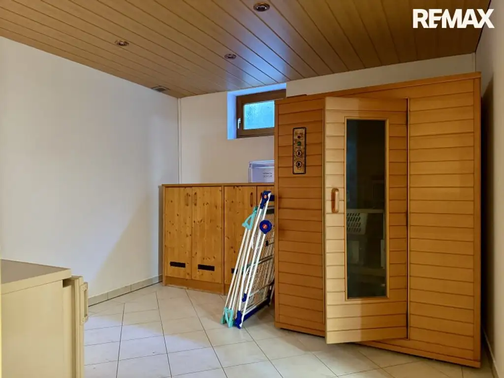 Seenahe Lage mit Badeplatz – Einfamilienhaus am Schloßsee (2. Reihe) inkl. Seezugang, ca. 125 m² Wfl.