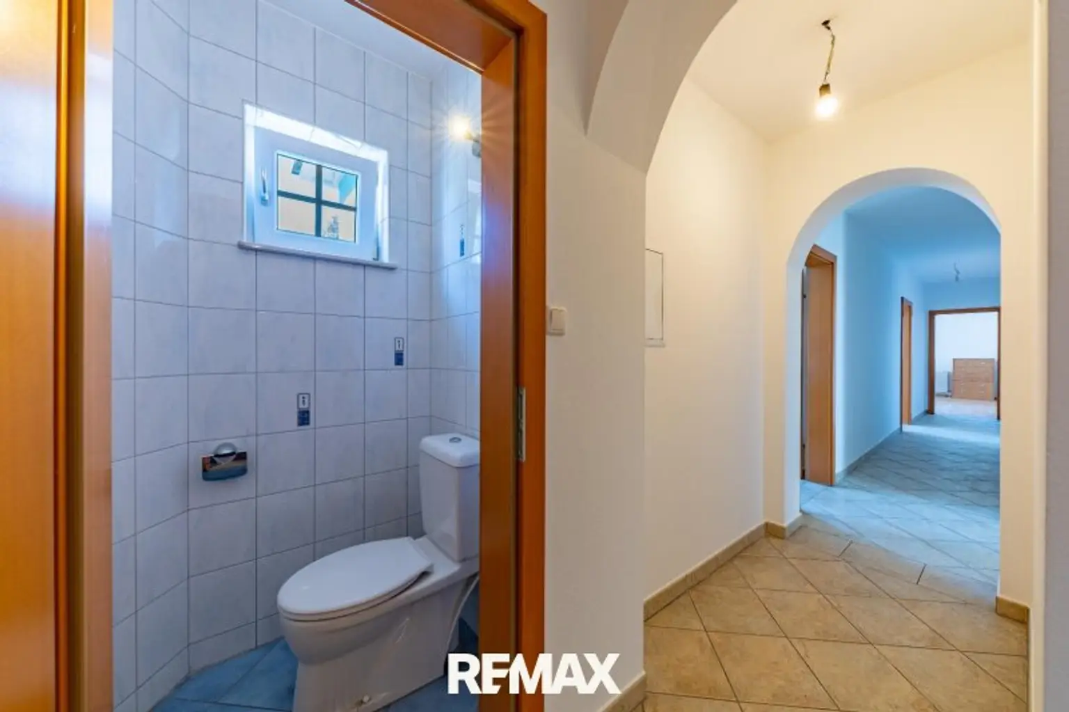 Wohnung 1: Toilette