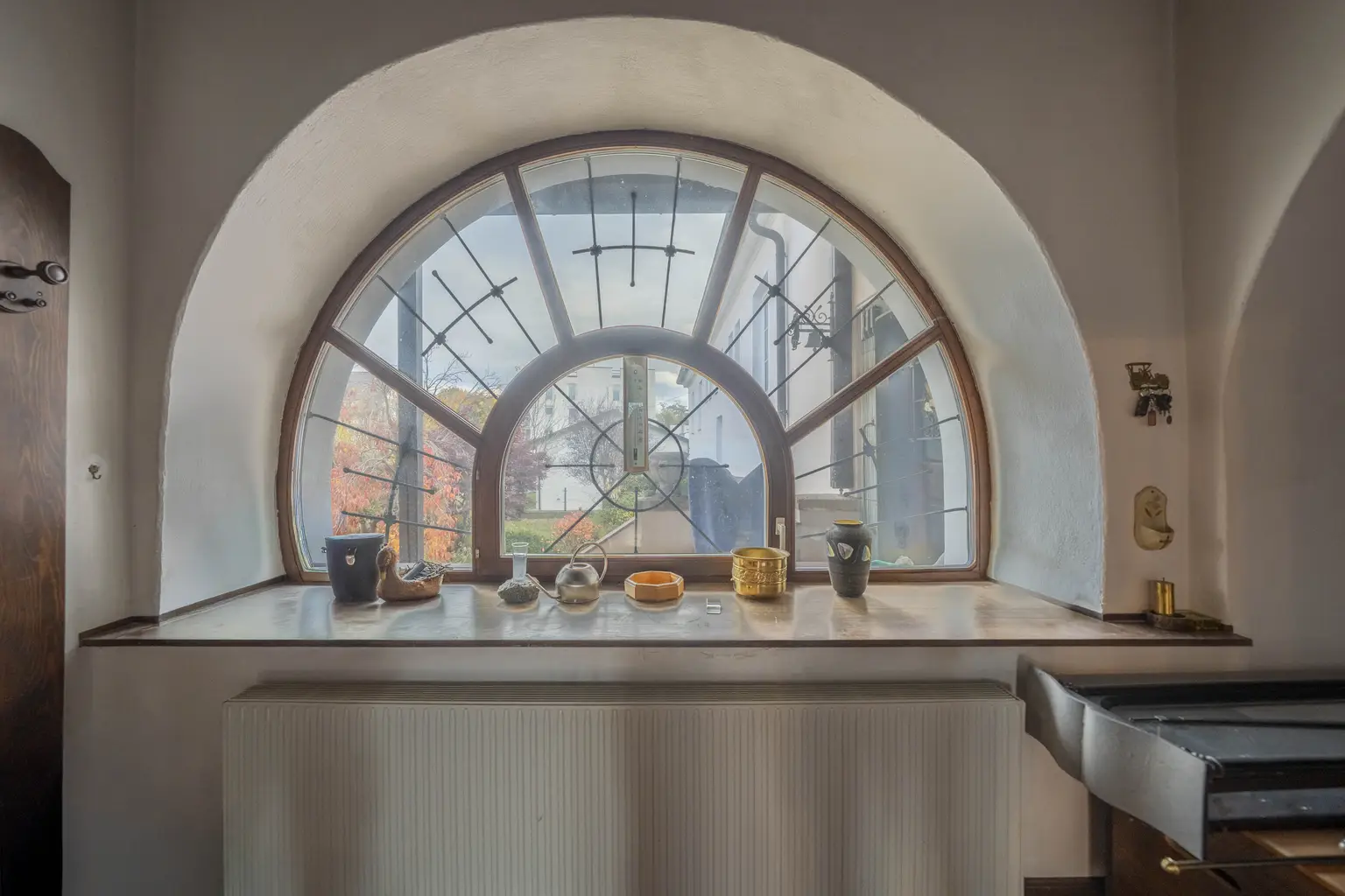 ** Historisches Johanniterhaus am Heldenplatz – mit Innenhof und Gartenbereich **