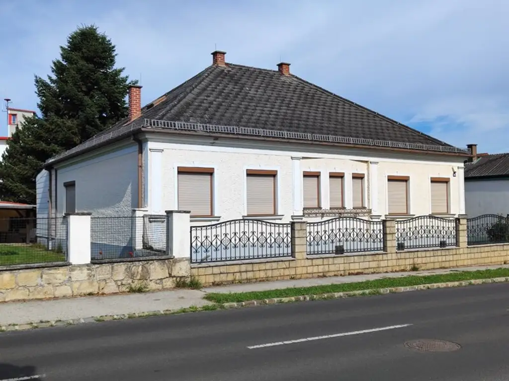 Einfamilienhaus auf großem Grundstück in Siegendorf! Sanierungsbedarf!