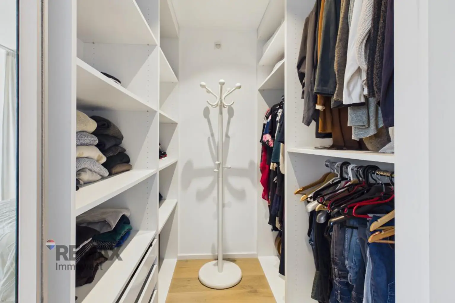 Begehbarer Schrank