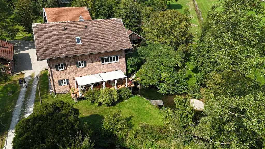 extravagantes Landhaus auf einem 20.000 m² großem Grundstück